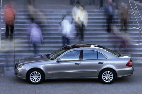 Mercedes-Benz Clase E E 350 CGI Elegance 2008 view 4
