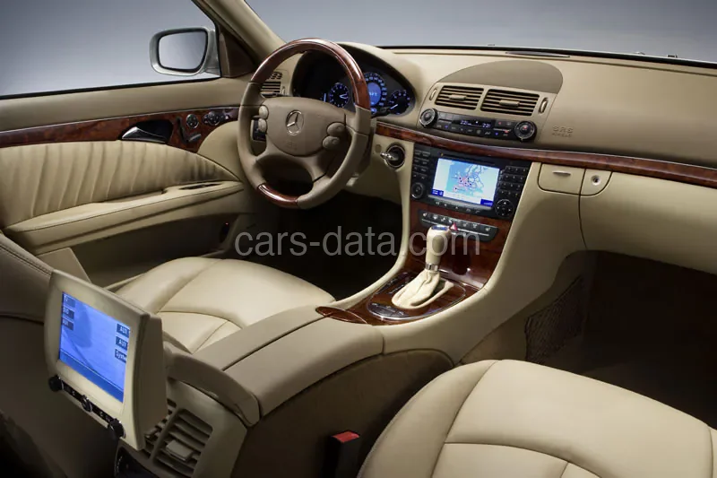 Mercedes-Benz Třída E E 350 Elegance Combi 2006 front view
