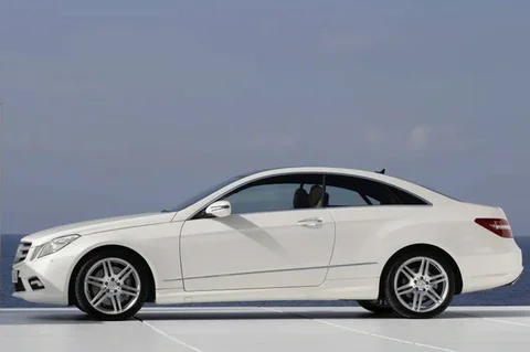 Mercedes-Benz Třída E E 350 CGI BlueEFFICIENCY Coupé 2009 view 3