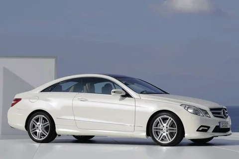 Mercedes-Benz Třída E E 350 CGI BlueEFFICIENCY Coupé 2009 view 4