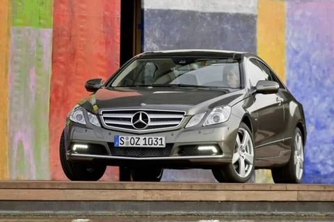 Mercedes-Benz Třída E E 350 CGI BlueEFFICIENCY Coupé 2009 view 8