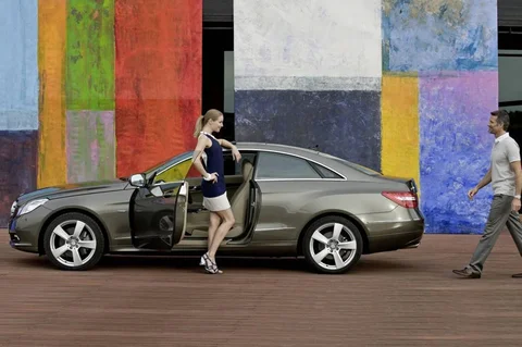 Mercedes-Benz Třída E E 350 CGI BlueEFFICIENCY Coupé 2009 view 9