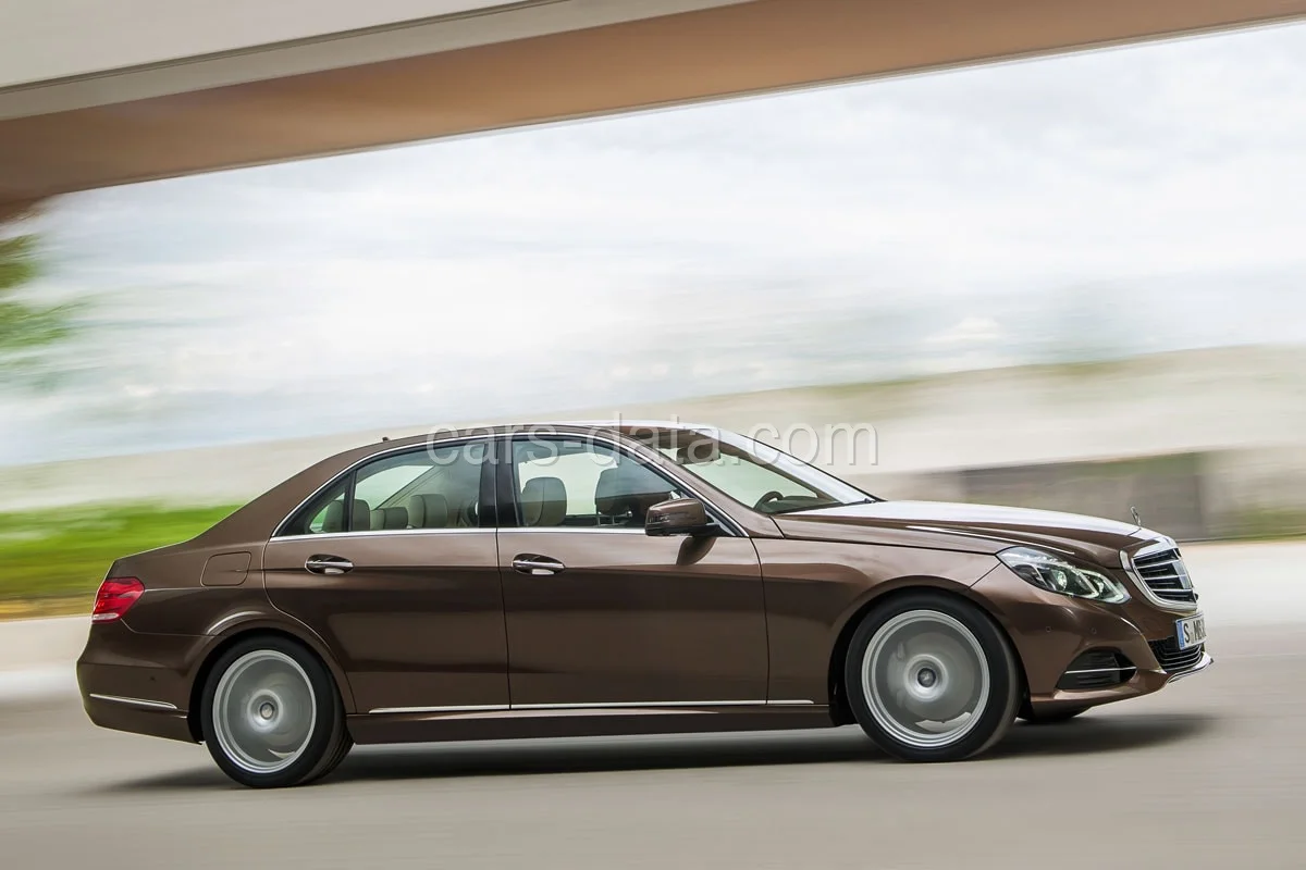 Mercedes-Benz Třída E E 500 2013 front view