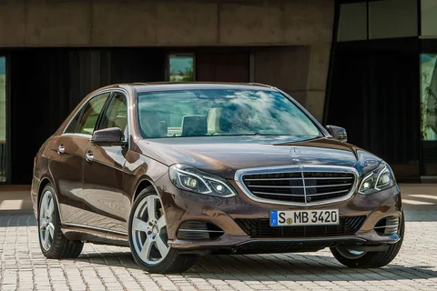 Mercedes-Benz Třída E E 500 2013 view 5