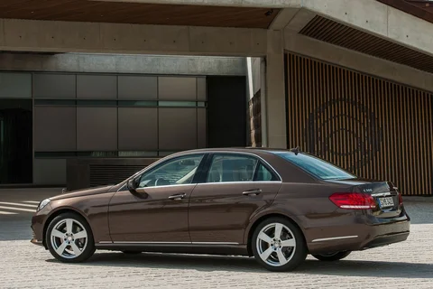 Mercedes-Benz Třída E E 500 2013 view 6