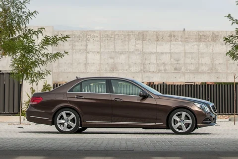 Mercedes-Benz Třída E E 500 2013 view 7