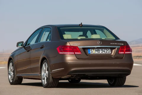 Mercedes-Benz Třída E E 500 2013 view 12