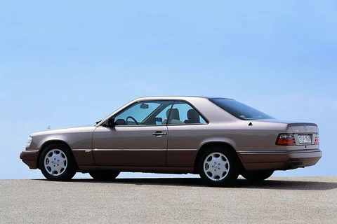 Mercedes-Benz Třída E E 320 Coupé 1993 view 4