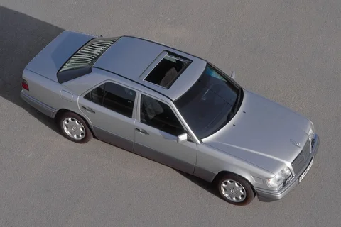Mercedes-Benz Třída E E 420 1993 view 5