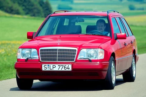 Mercedes-Benz Třída E E 280 Combi 1993 view 3