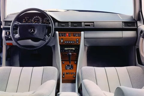 Mercedes-Benz Třída E E 280 Combi 1993 view 4