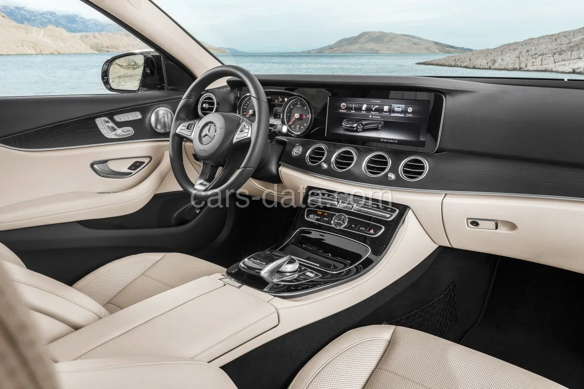 Mercedes-Benz Třída E E 300 e 2019 front view