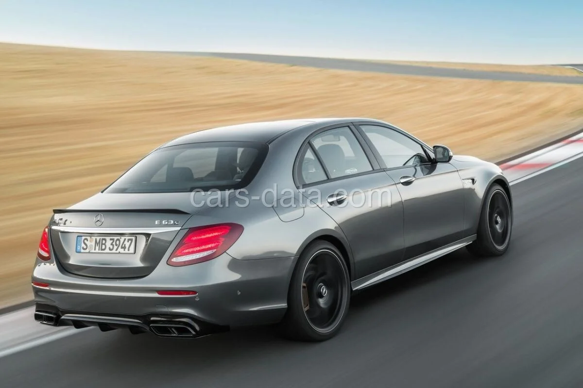 Mercedes-Benz Třída E 2016 — Exteriér 1