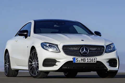 Mercedes-Benz Třída E E 220 d Coupé 2017 view 3