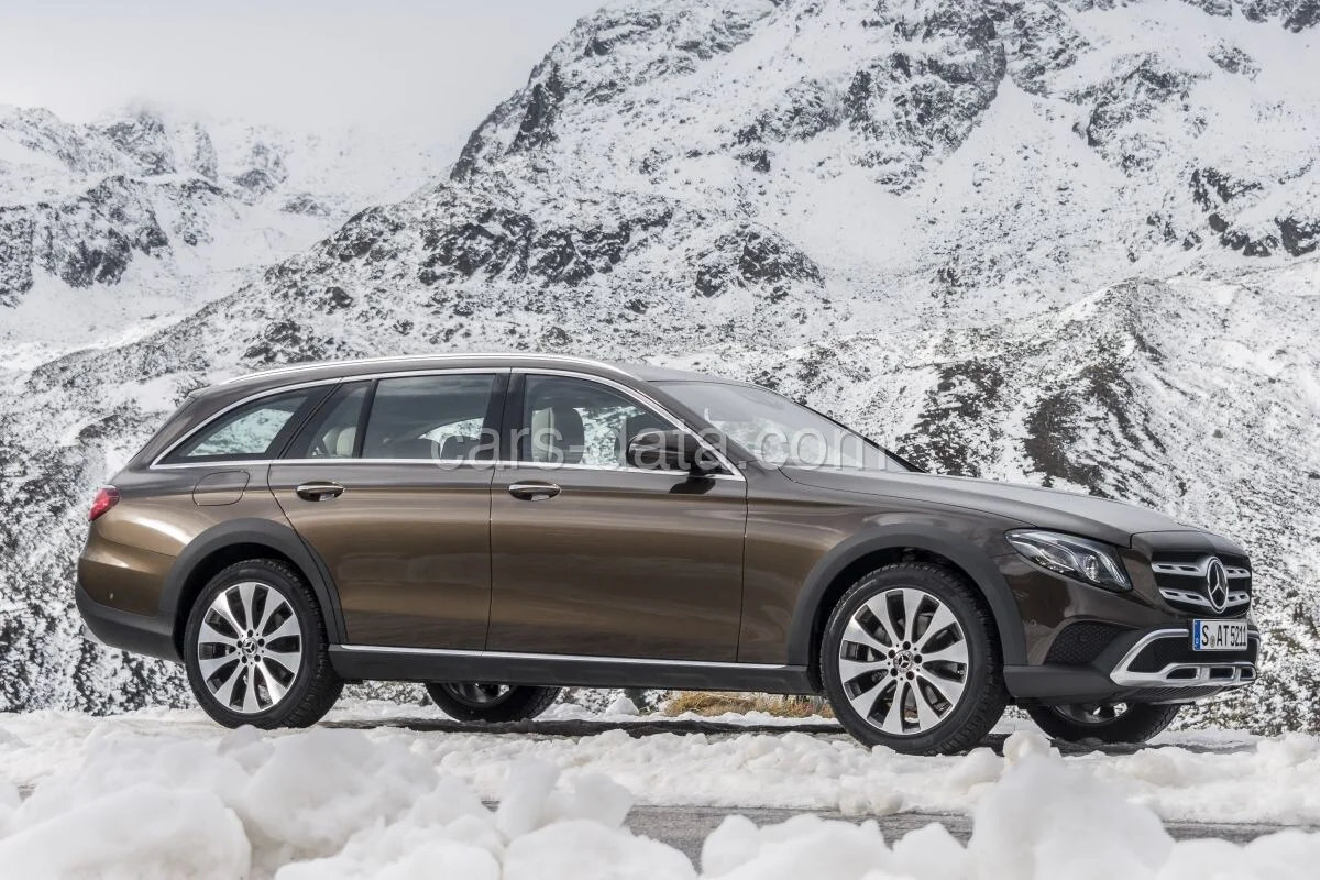 Mercedes-Benz Třída E E 220 d 4MATIC All-Terrain 2017 front view