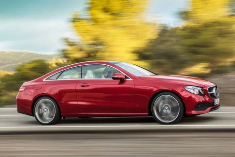 Mercedes-Benz Třída E E 220 d Coupé 2017 view 9