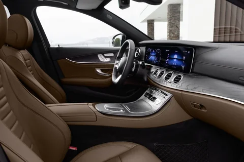 Mercedes-Benz Třída E E 300 e 2020 view 5