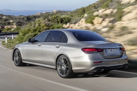 Mercedes-Benz Třída E E 300 e 2020 view 8