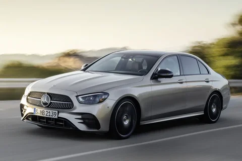 Mercedes-Benz Třída E E 300 e 2020 view 9
