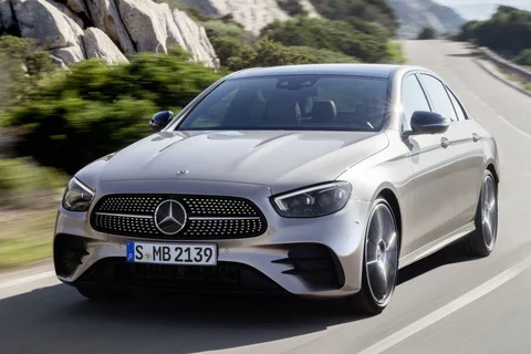 Mercedes-Benz Třída E E 300 e 2020 view 10