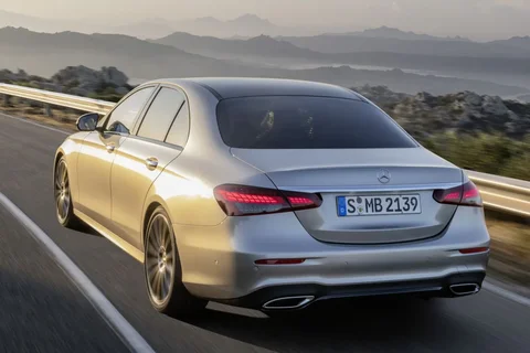 Mercedes-Benz Třída E E 300 e 2020 view 11