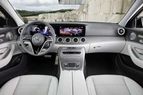 Mercedes-Benz Třída E E 200 4MATIC All-Terrain 2020 view 4