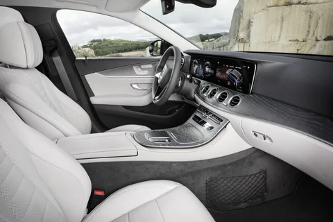 Mercedes-Benz Třída E E 200 4MATIC All-Terrain 2020 view 12