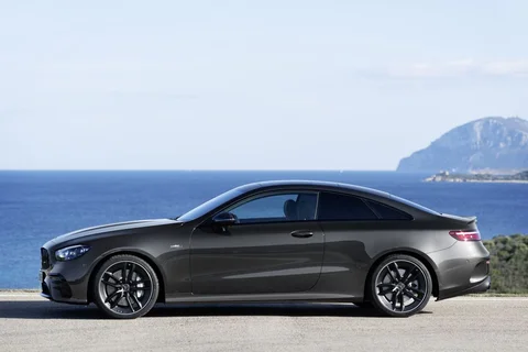 Mercedes-Benz Třída E E 200 Coupé 2020 view 5