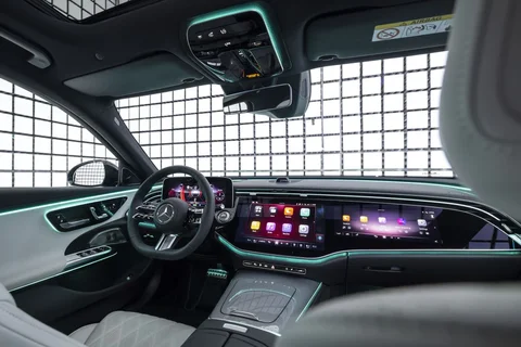 Mercedes-Benz Třída E E 300 e Business Solution 2026 view 2