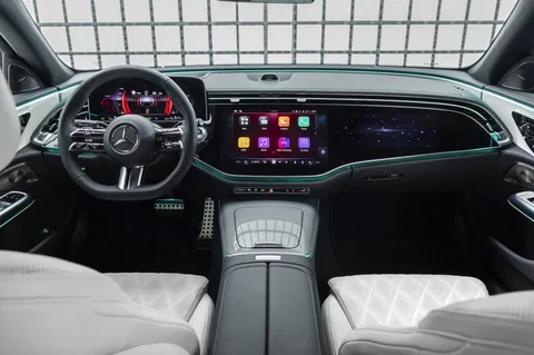 Mercedes-Benz Třída E E 300 e Business Solution 2026 view 3
