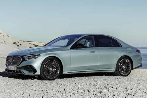 Mercedes-Benz Třída E E 300 e Business Solution 2026 view 8
