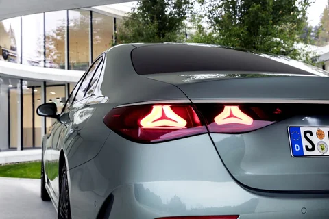 Mercedes-Benz Třída E E 300 e Business Solution 2026 view 10