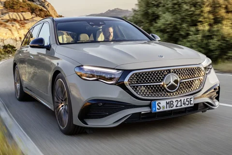 Mercedes-Benz Třída E E 300 e Business Solution Estate 2026 view 3