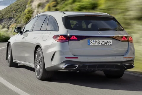 Mercedes-Benz Třída E E 300 e Business Solution Estate 2026 view 5
