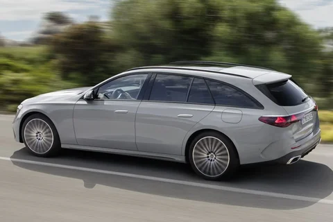 Mercedes-Benz Třída E E 300 e Business Solution Estate 2026 view 6