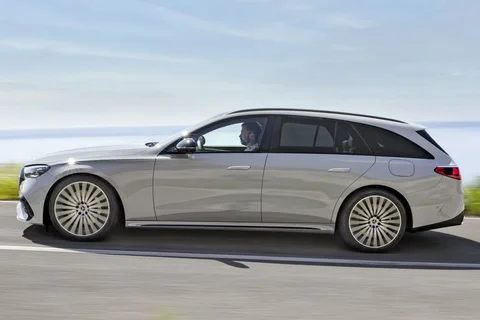 Mercedes-Benz Třída E E 300 e Business Solution Estate 2026 view 8