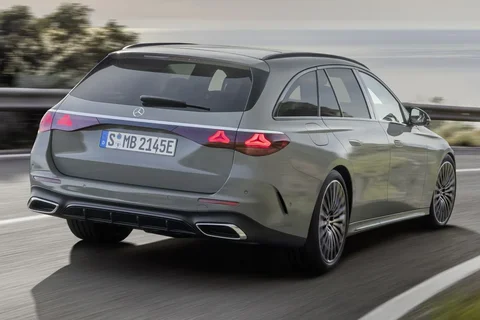 Mercedes-Benz Třída E E 300 e Business Solution Estate 2026 view 12