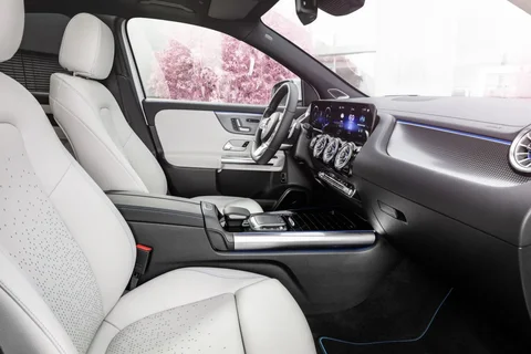 Mercedes-Benz EQA 250+ Business Solution 2025 view 5
