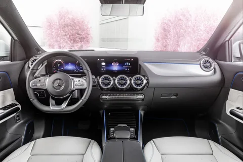 Mercedes-Benz EQA 250+ Business Solution 2025 view 6