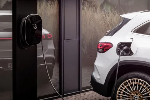 Mercedes-Benz EQA 250+ Business Solution 2025 view 10