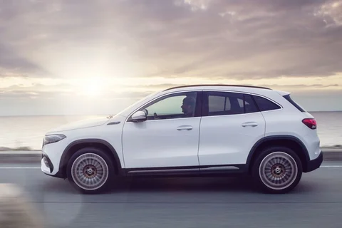 Mercedes-Benz EQA 250+ Business Solution 2025 view 12