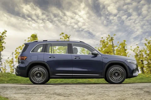 Mercedes-Benz EQB 250+ Business Solution 2025 view 3