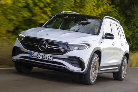 Mercedes-Benz EQB 250+ Business Solution 2025 view 5
