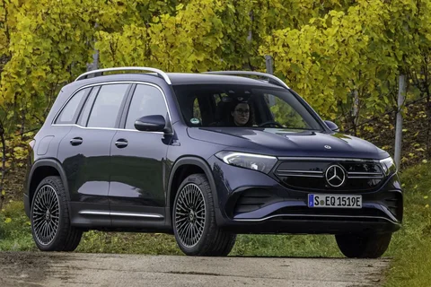 Mercedes-Benz EQB 250+ Business Solution 2025 view 6