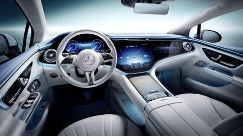 Mercedes-Benz EQE 350+ Long Range 2022 view 2