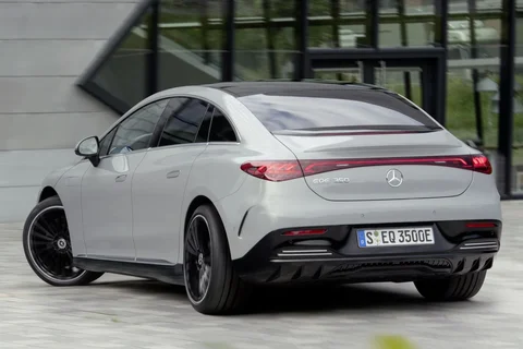 Mercedes-Benz EQE 350+ Long Range 2022 view 4