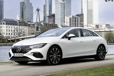 Mercedes-Benz EQE 350+ Long Range 2022 view 9