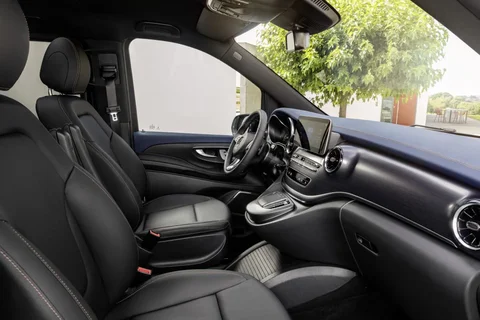 Mercedes-Benz EQV 300 Long 2020 view 7