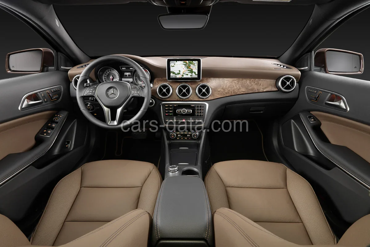 Mercedes-Benz GLA 220 CDI 2014 front view