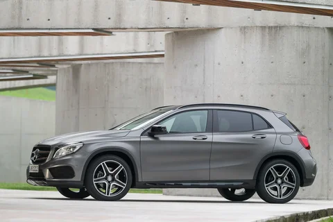 Mercedes-Benz GLA 220 CDI 2014 view 9